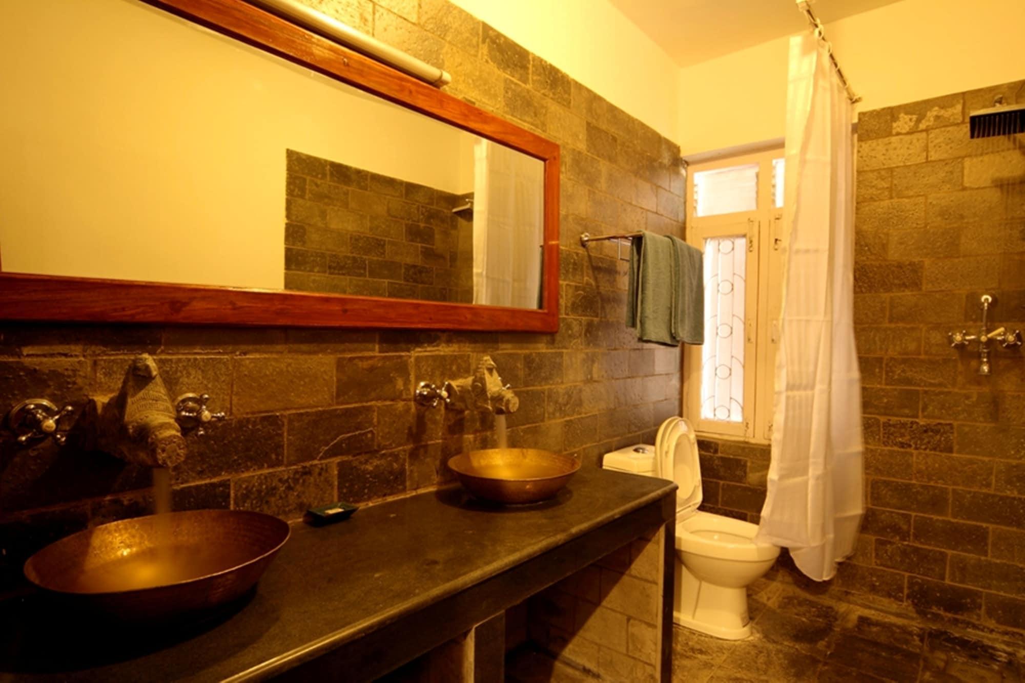 Hotel Thorong Peak Kathmandu Bagian luar foto