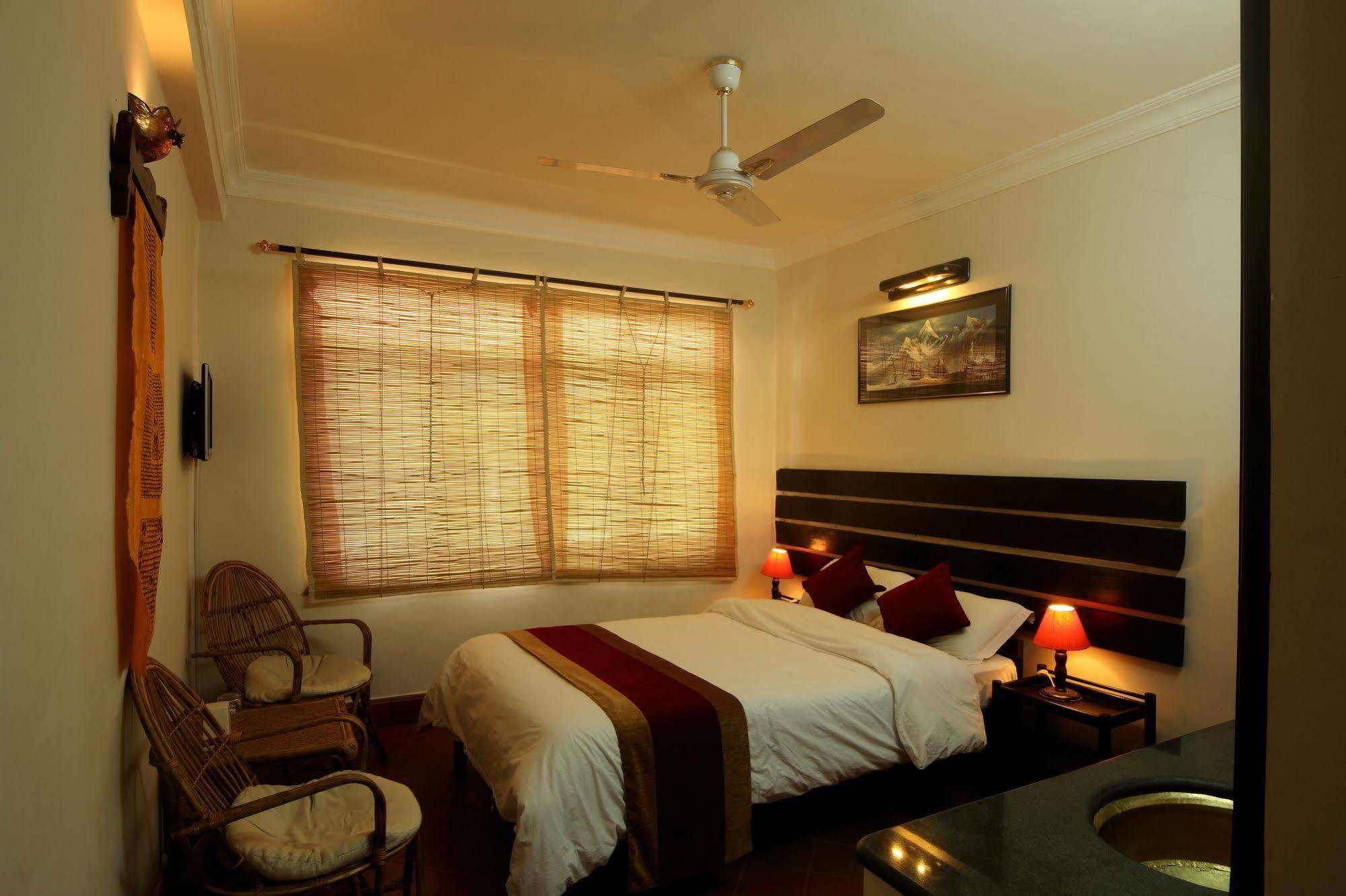 Hotel Thorong Peak Kathmandu Bagian luar foto